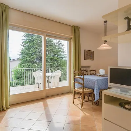 Hébergement de vacances Two Family - Large Garden, View, Shared Pool *